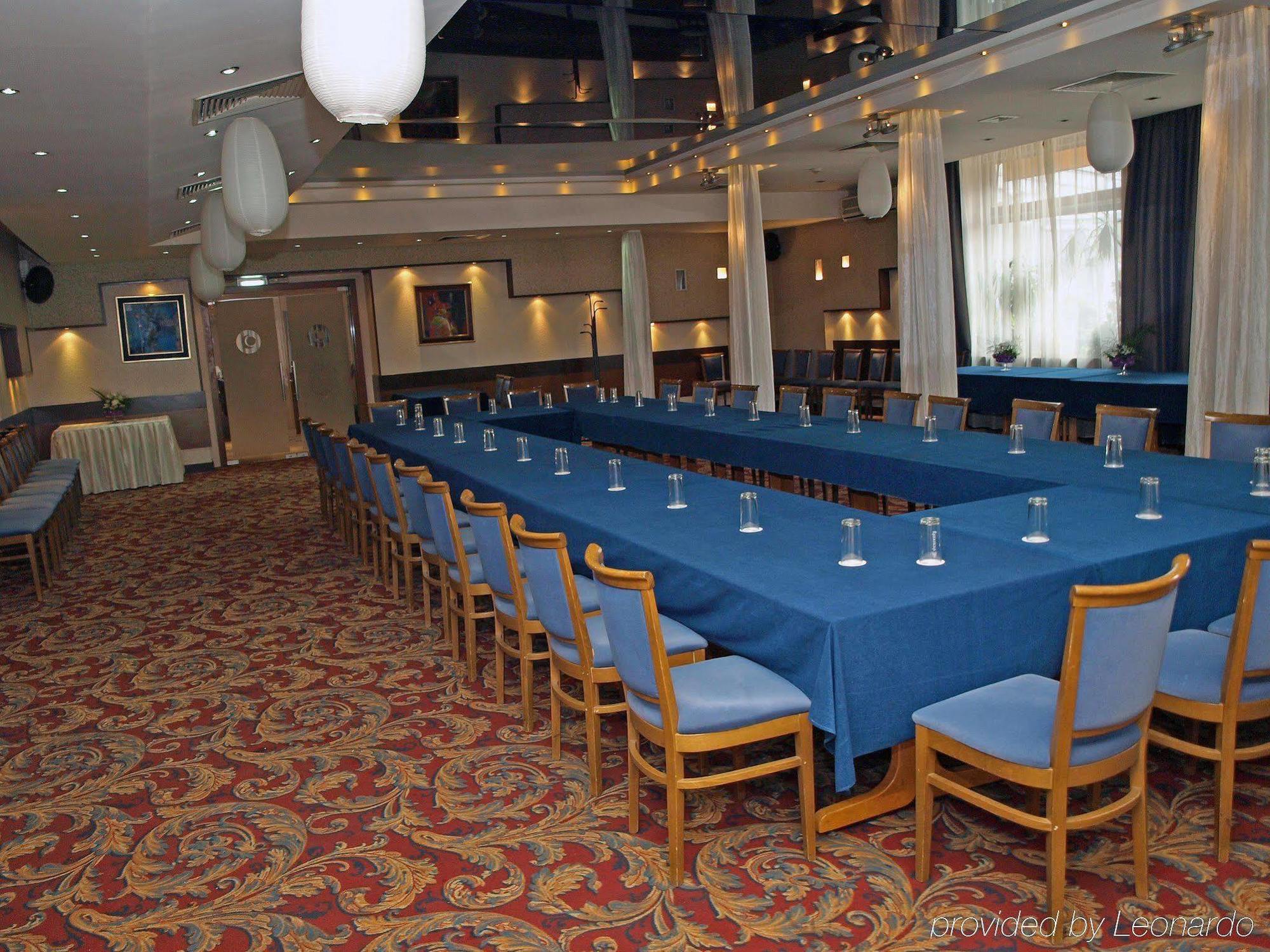 Forum - Free Parking Hotel